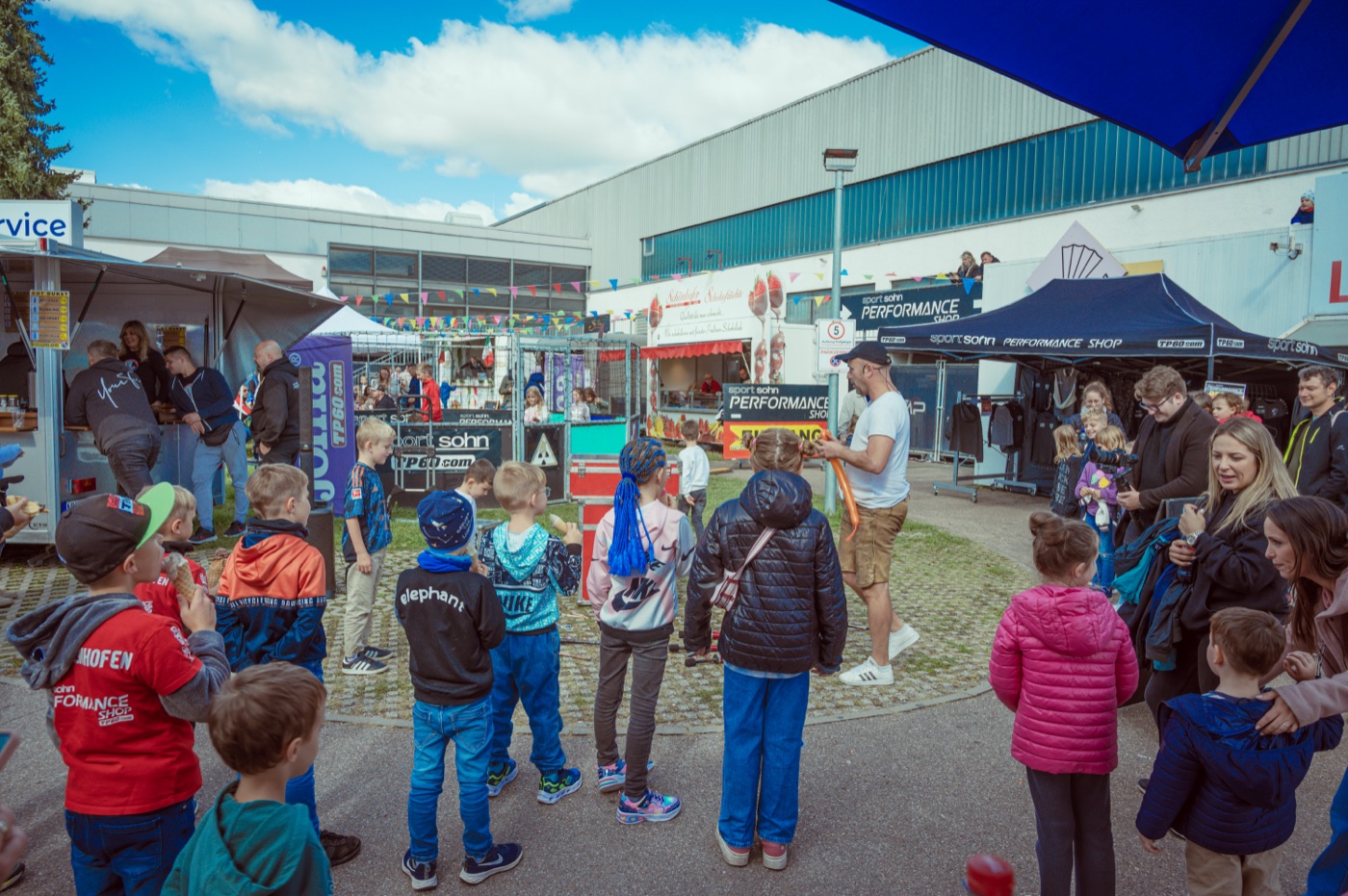 Kinderprogramm mit Mitmach-Aktion auf einem Event
